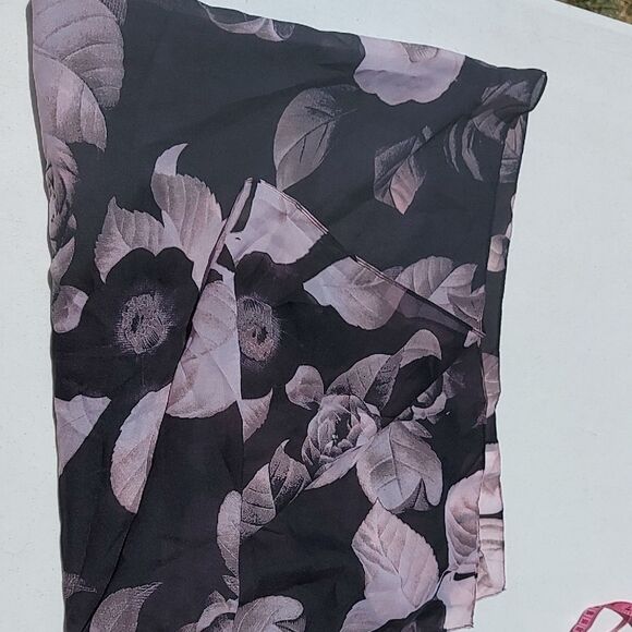 Le Chateau Black and Pink Scarf - Picture 1 of 2